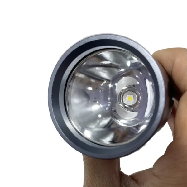 4 powerful flash light X6 12W XPL 1095 Lumens Middle Switch Type-C