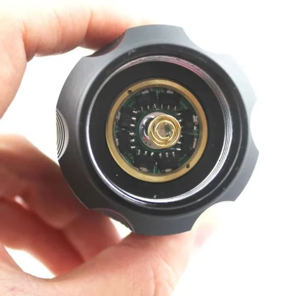 IMG_4689 flash lights Manta Ray C8.2 LUMINUS SST-40-W 1650lm