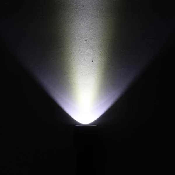 powerful flashlight Manta Ray C8.2 18W CREE XH-P 50.2 2654lm