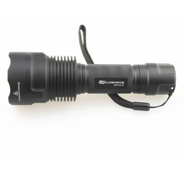 IMG_4979 high powered flashlight Manta Ray C12-UE LUMINUS SST-40-W 1650lm 12x7135