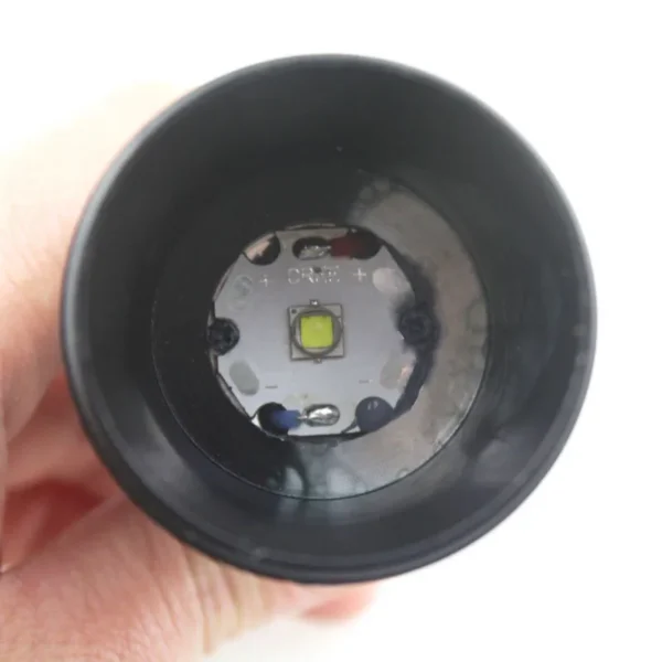 IMG_4986 high powered flashlight Manta Ray C12-UE LUMINUS SST-40-W 1650lm 12x7135